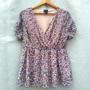 Torrid 00 size shirt